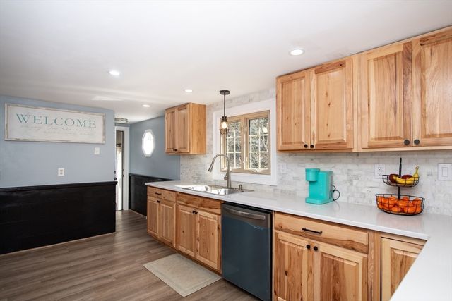 78 Precinct St, Taunton, MA 02718