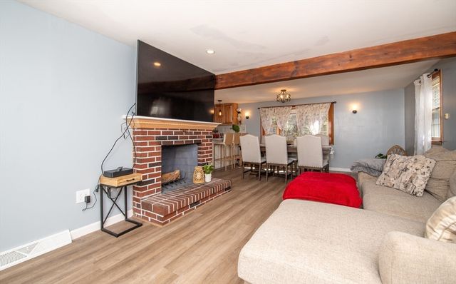 78 Precinct St, Taunton, MA 02718