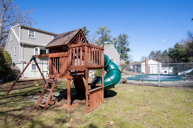 78 Precinct St, Taunton, MA 02718