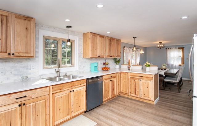 78 Precinct St, Taunton, MA 02718