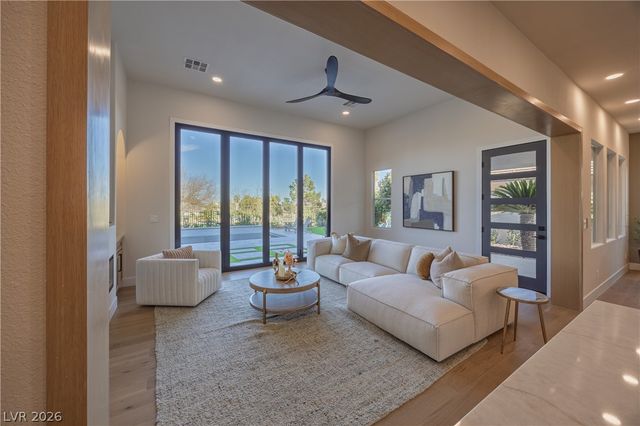 3278 Dove Run Creek Drive, Las Vegas, NV 89135