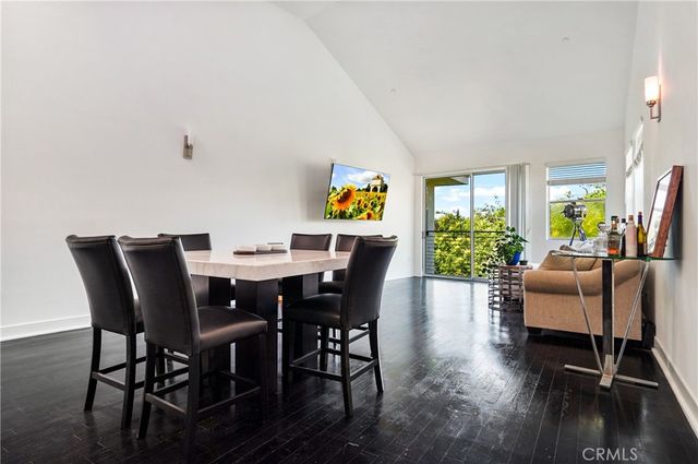 12837 Moorpark Street 405, Studio City, CA 91604