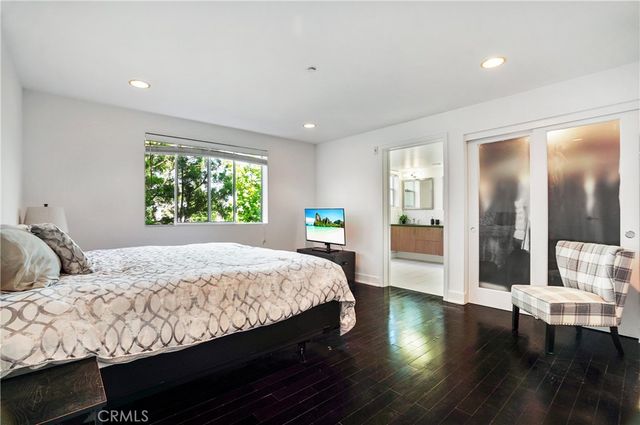 12837 Moorpark Street 405, Studio City, CA 91604