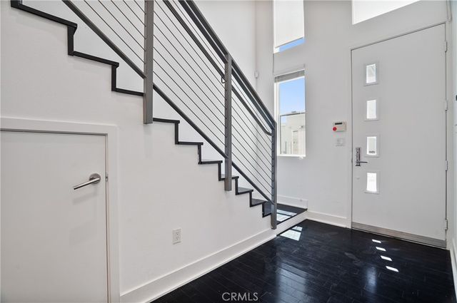 12837 Moorpark Street 405, Studio City, CA 91604