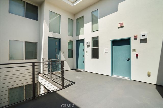 12837 Moorpark Street 405, Studio City, CA 91604