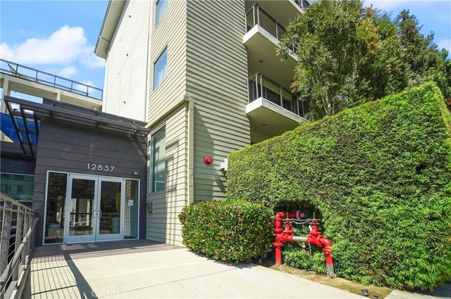 12837 Moorpark Street 405, Studio City, CA 91604