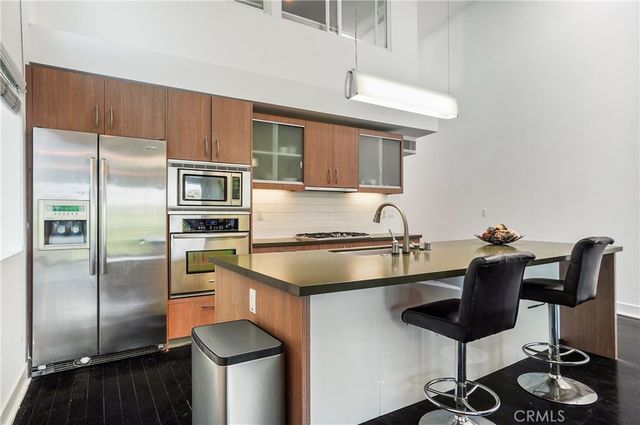12837 Moorpark Street 405, Studio City, CA 91604
