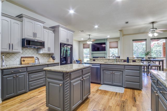 214 Deer Creek Drive, Aledo, TX 76008