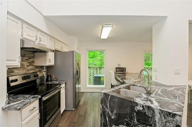 9400 Doliver Drive 45, Houston, TX 77063