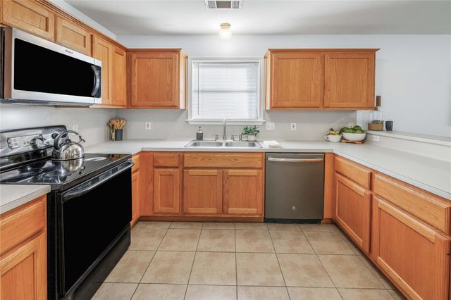 1733 Rock Hollow Loop, Bryan, TX 77807