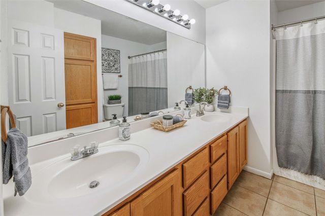 1733 Rock Hollow Loop, Bryan, TX 77807