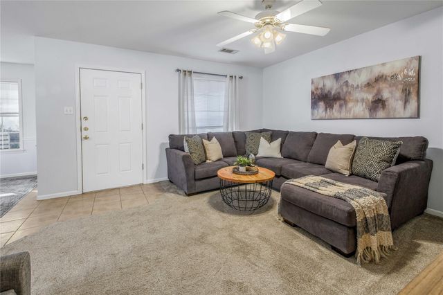 1733 Rock Hollow Loop, Bryan, TX 77807