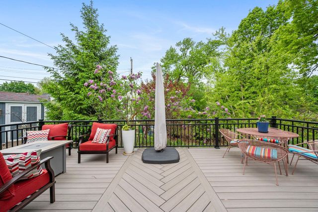 200 Thomas Avenue S, Minneapolis, MN 55405