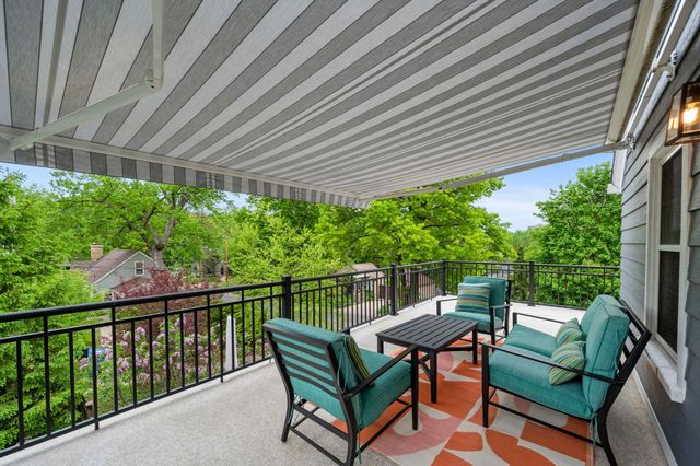 200 Thomas Avenue S, Minneapolis, MN 55405