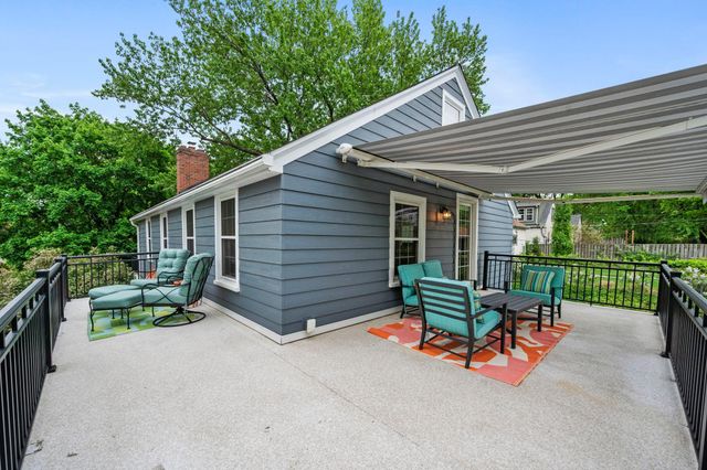200 Thomas Avenue S, Minneapolis, MN 55405