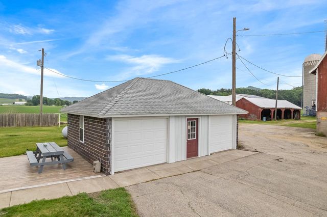 W22882 Little Tamarack ROAD, Galesville, WI 54630