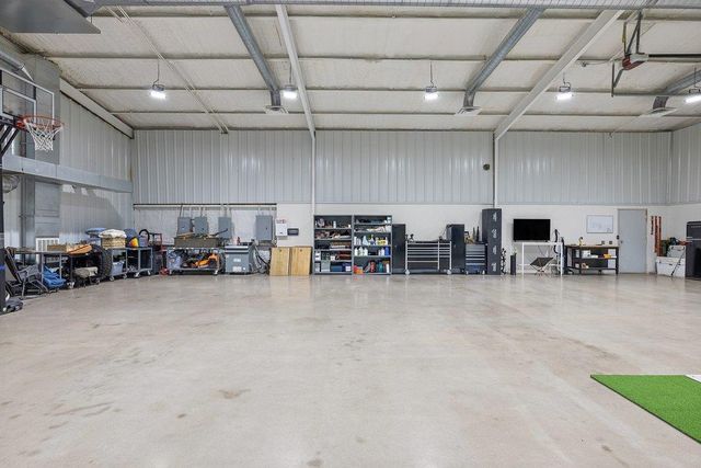 440 Flying X RD, Spicewood, TX 78669