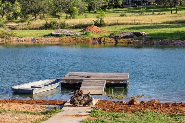 440 Flying X RD, Spicewood, TX 78669