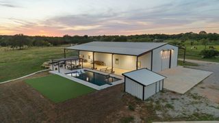440 Flying X RD, Spicewood, TX 78669