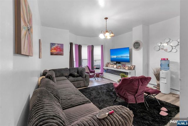 25 Oak Street, Paterson, NJ 07501