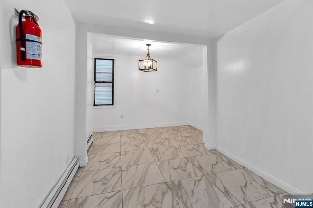 25 Oak Street, Paterson, NJ 07501