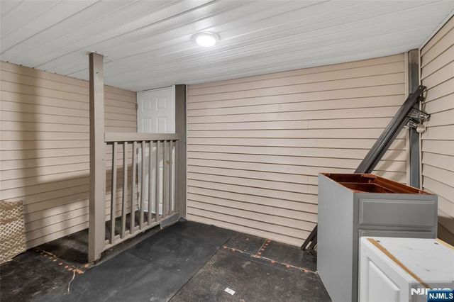 25 Oak Street, Paterson, NJ 07501