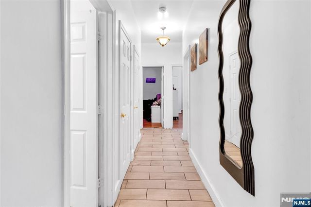 25 Oak Street, Paterson, NJ 07501