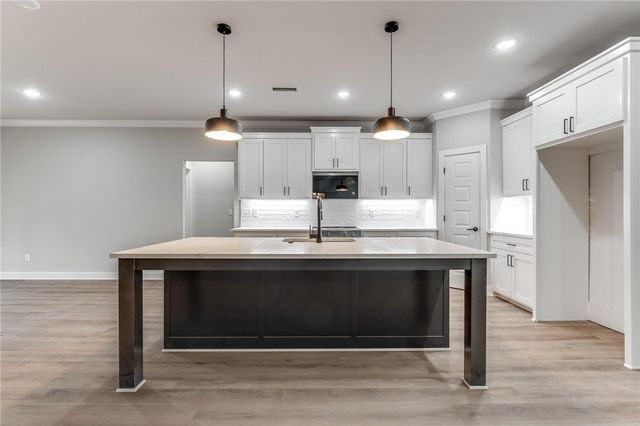 8 Brentwood Drive, Bella Vista, AR 72715