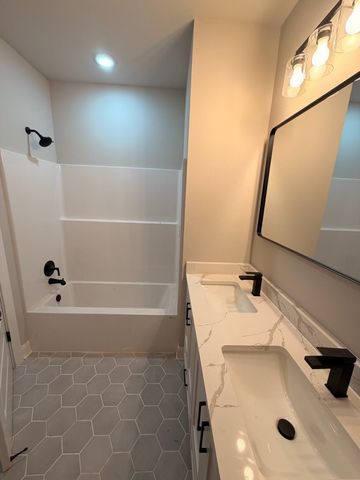 8 Brentwood Drive, Bella Vista, AR 72715