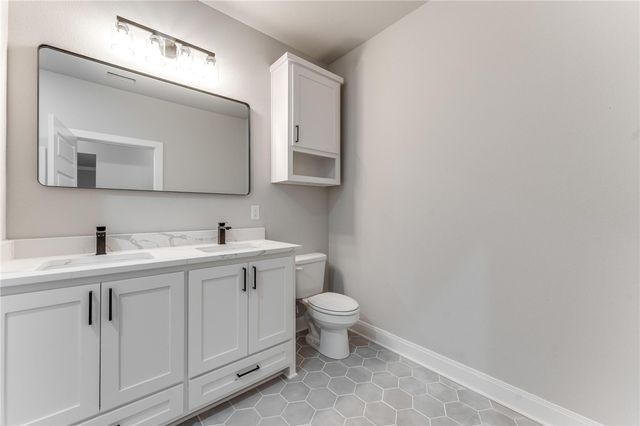 8 Brentwood Drive, Bella Vista, AR 72715