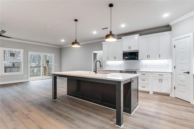 8 Brentwood Drive, Bella Vista, AR 72715