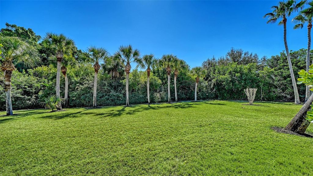 Image 18 of property listing at 3782 AMAPOLA LANE, Sarasota, FL 34238