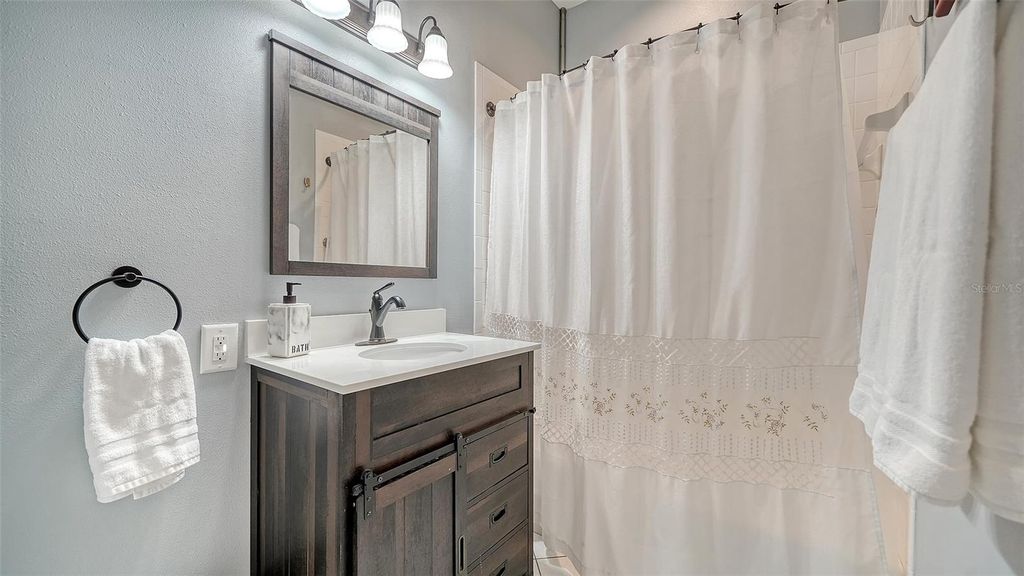 Image 39 of property listing at 3782 AMAPOLA LANE, Sarasota, FL 34238