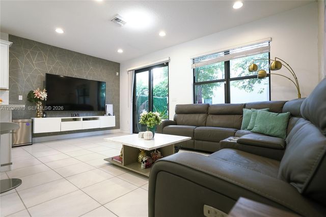 10111 Akenside Dr 10111, Boca Raton, FL 33428