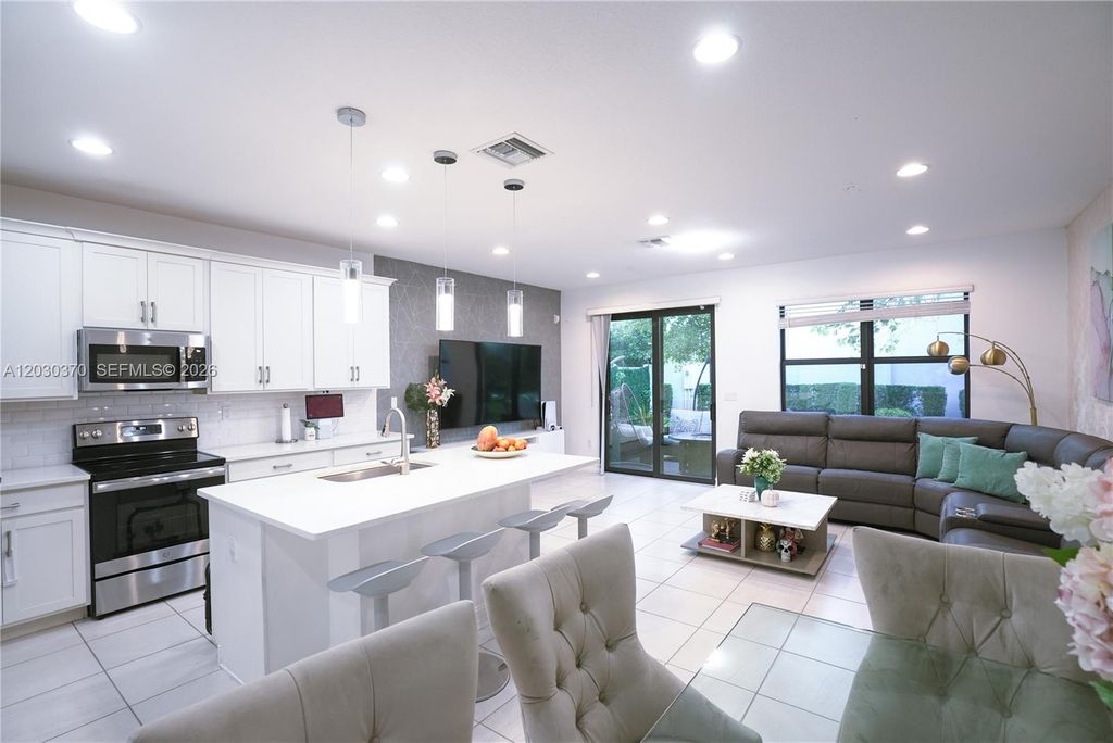 10111 Akenside Dr 10111, Boca Raton, FL 33428