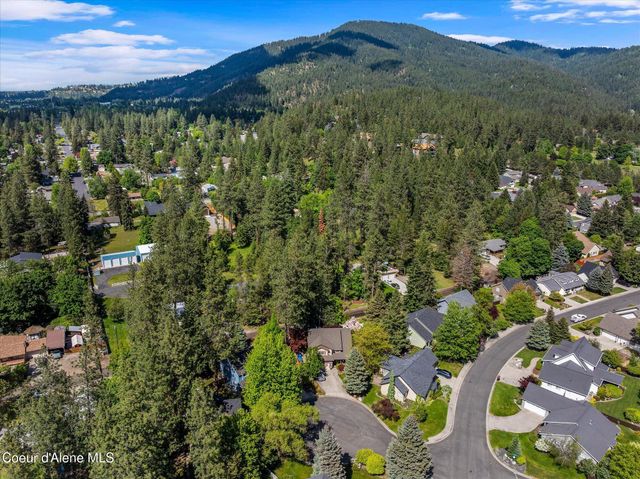 2842 N Stone Pines CT, Coeur D'alene, ID 83815