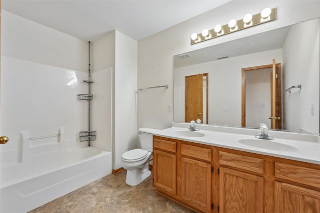 4255 Eisenhower Lane 17, Ames, IA 50010
