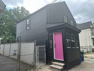 26 Duryea St, Newark City, NJ 07103