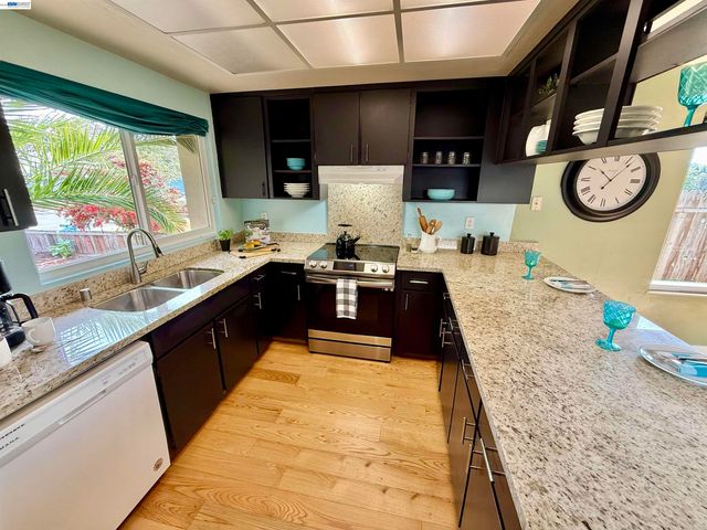 797 Coral Ridge Cir, Rodeo, CA 94572