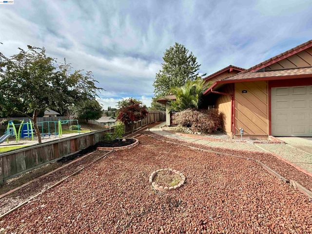 797 Coral Ridge Cir, Rodeo, CA 94572