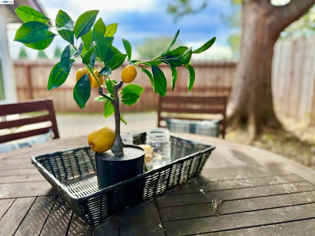 797 Coral Ridge Cir, Rodeo, CA 94572