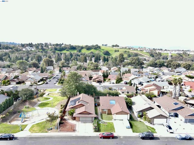 797 Coral Ridge Cir, Rodeo, CA 94572