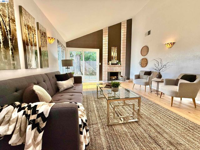 797 Coral Ridge Cir, Rodeo, CA 94572