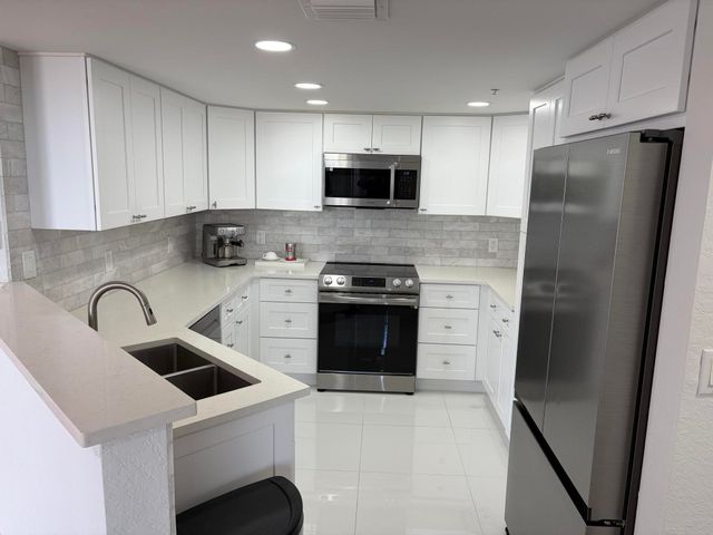 1801 N FLAGLER Drive 824, West Palm Beach, FL 33407