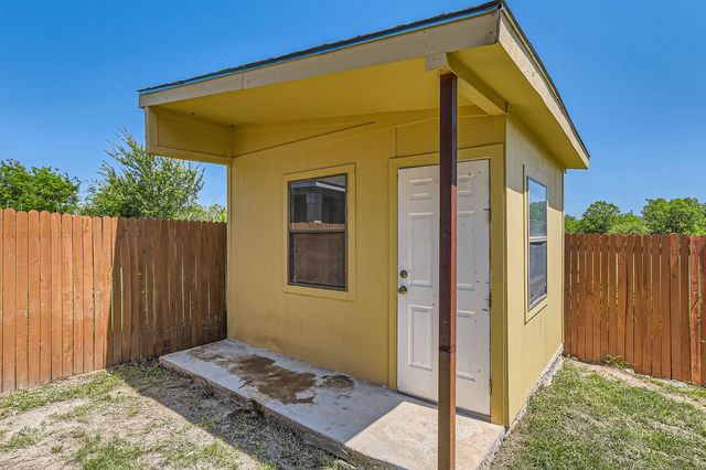 6017 Randleman DR, Del Valle, TX 78617