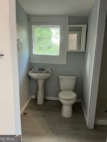 92 Woodlawn Avenue, Winder, GA 30680