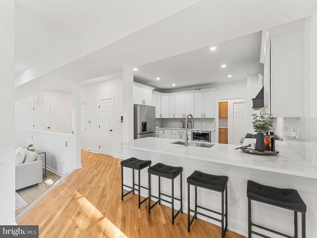 115 FORREST HILLS DR, Voorhees, NJ 08043