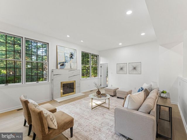 115 FORREST HILLS DR, Voorhees, NJ 08043