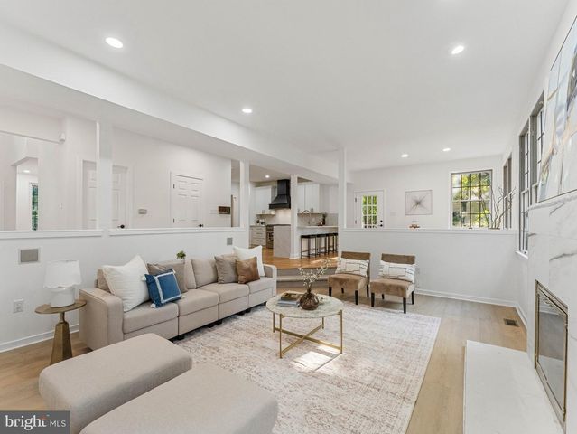 115 FORREST HILLS DR, Voorhees, NJ 08043