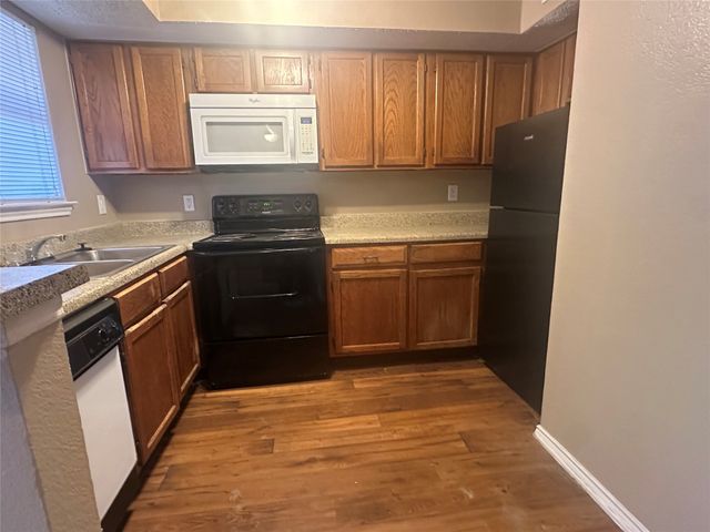 9823 Walnut Street 212, Dallas, TX 75243